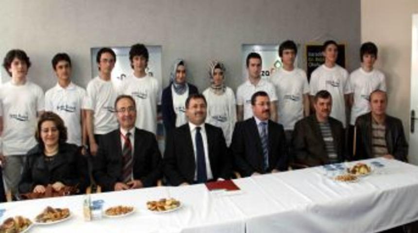 Feza Koleji, YGS'den 6 puan t&uuml;r&uuml;nde il birincisi &ccedil;ıkardı