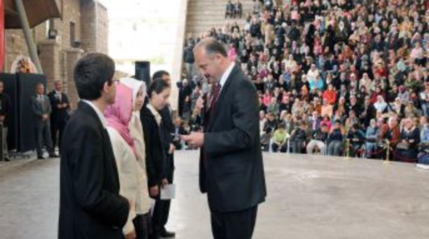 Anfi tiyatrodaki Kutlu Doğum programı yoğun ilgi g&ouml;rd&uuml;