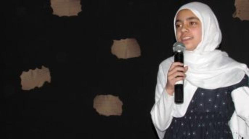 Kolej &ouml;ğrencilerinden Kutlu Doğum anısına şiir dinletisi