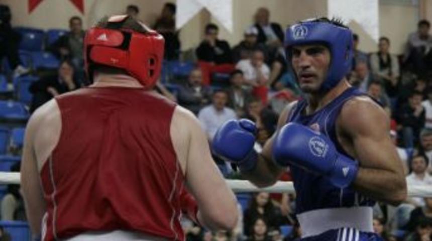 Boksta d&ouml;rd&uuml;nc&uuml; Londra vizesi Bahram Muzaffer'den