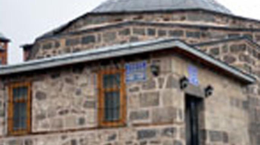 Tabloları &ccedil;alıp polise ihbarda bulundular