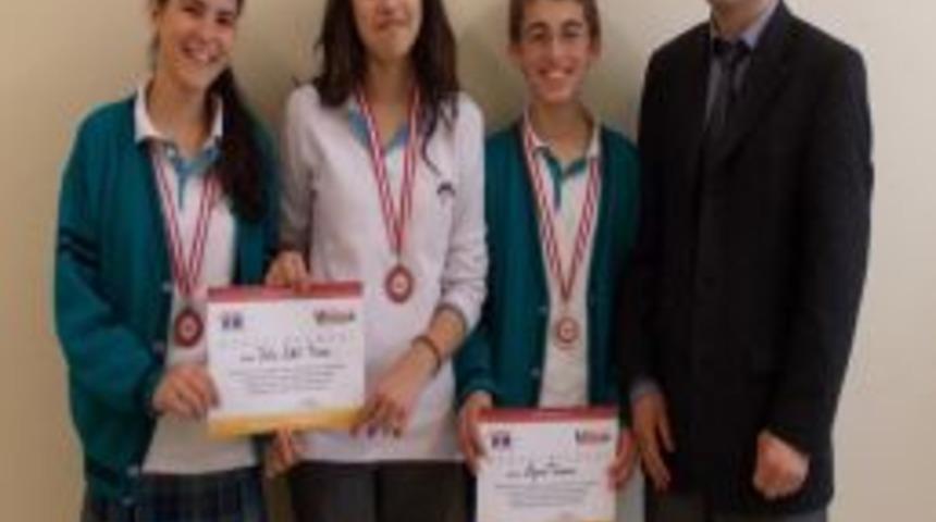 Manavgat Koleji &ouml;ğrencileri 3 madalya kazandı