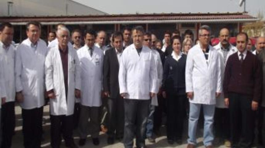 &Ccedil;orum'da G&ouml;rev Yapan Doktorlardan Gaziantep'teki Saldırıya Kınamaya