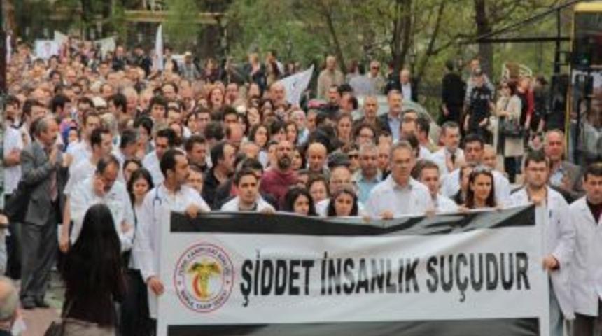 Gaziantep'teki Doktor Cinayeti Bursalı Hekimleri Sokağa D&ouml;kt&uuml;