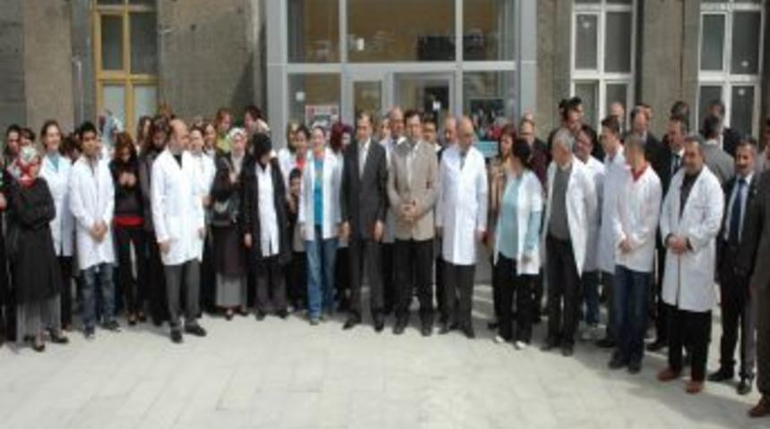 Sağlık &Ccedil;alışanlarından "fatihalı" Protesto