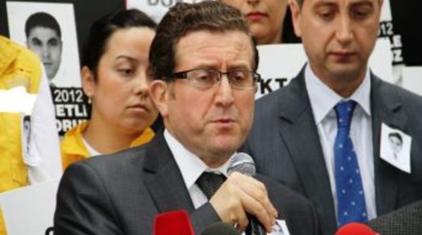 Sağlık m&uuml;d&uuml;rl&uuml;ğ&uuml; &ccedil;alışanları, doktorlara saldırıyı protesto etti