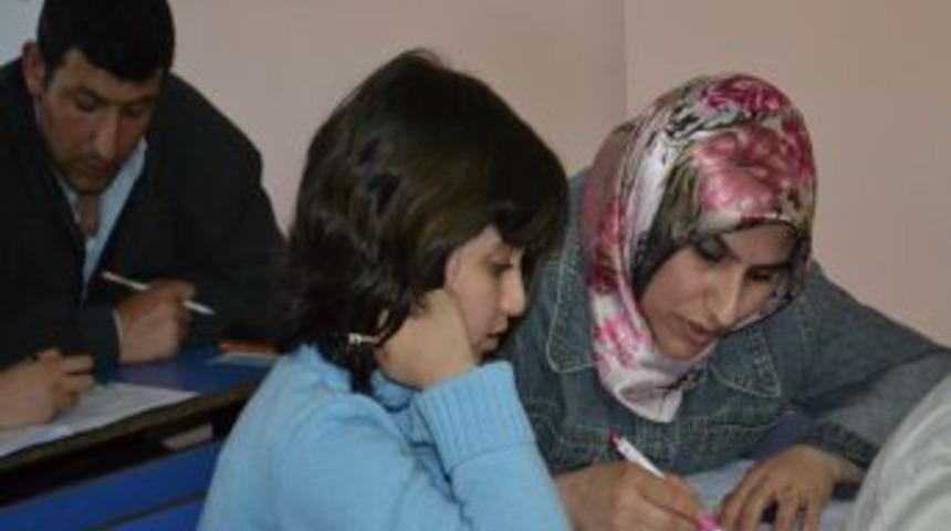 &lsquo;Haydi &Ccedil;ankırı Ailecek Kitap Okumaya&rsquo; kampanyası d&uuml;zenlendi