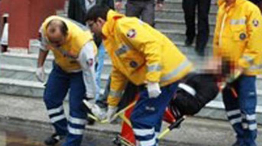 Sınıfta arkadaşını bı&ccedil;akladı