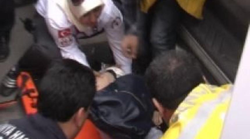 Eroğlu'nun konvoyunda kaza