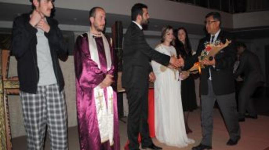 Anadolu turuna &ccedil;ıkan Vaveyla 40'ıncı oyununu Manavgat'ta sahneledi