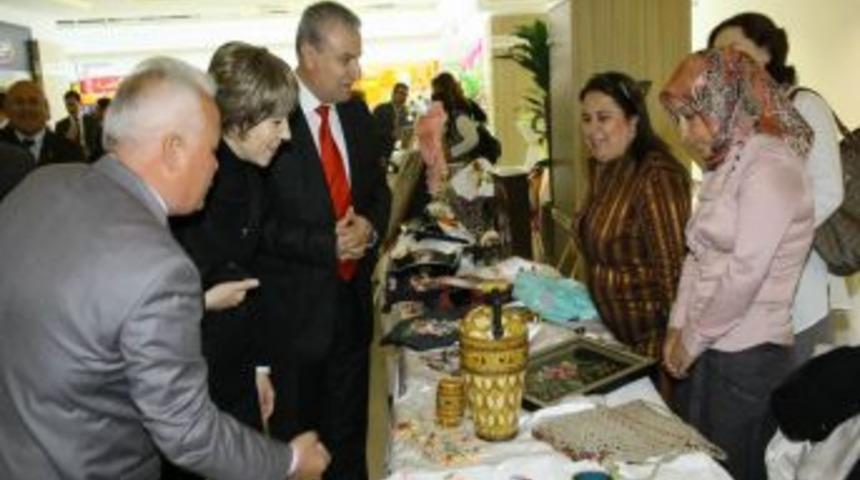 Aksaray&rsquo;da el işi &uuml;r&uuml;nleri sergisi a&ccedil;ıldı