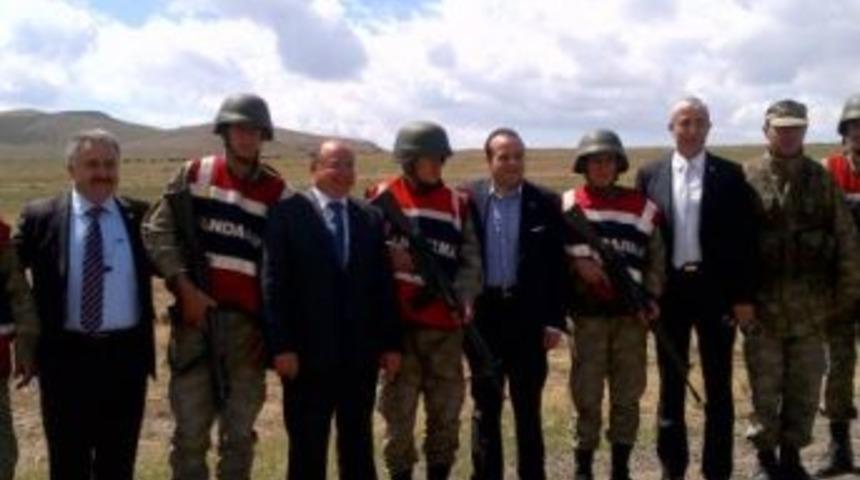 Bakan Bağış, Ermenistan Sınırında Mehmet&ccedil;ikle G&ouml;r&uuml;şt&uuml;