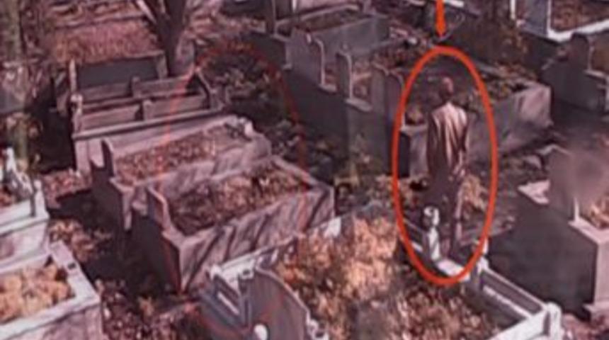 Mezarlıktaki bombaları ortaya &ccedil;ıkaran operasyon polis kamerasında