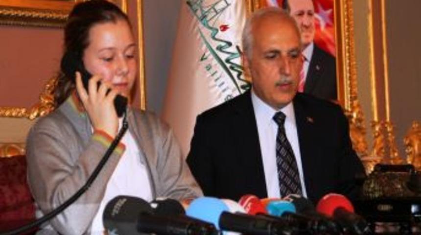 Temsili vali, Milli Eğitim M&uuml;d&uuml;r&uuml;&rsquo;ne tabletleri sordu