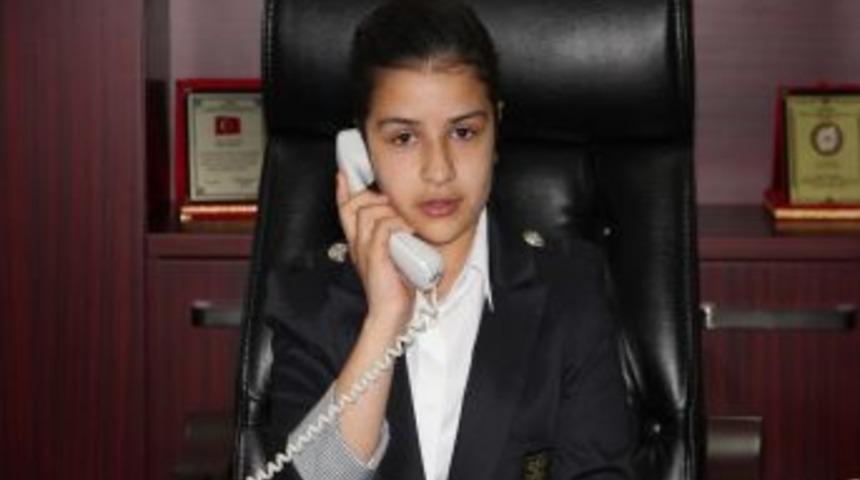 K&uuml;&ccedil;&uuml;k başkan okuluna spor salonu istedi