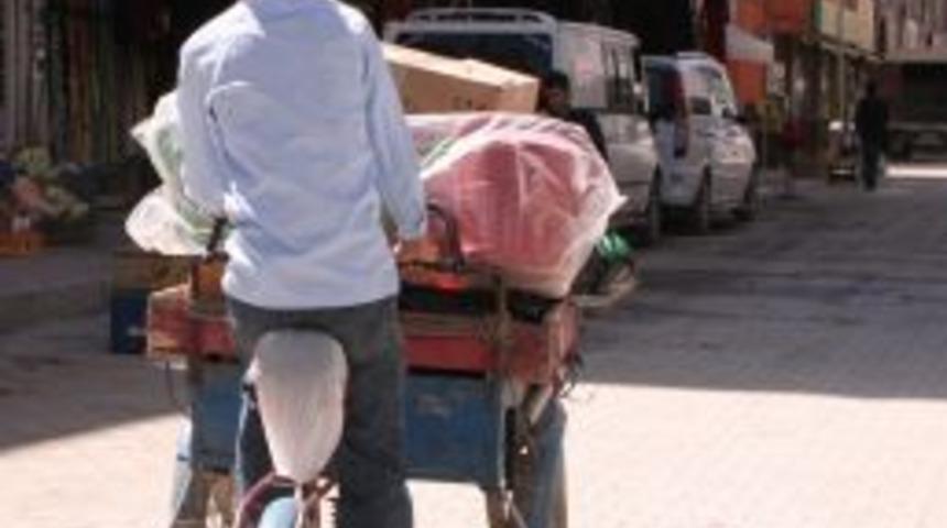 23 Nisan'ı &Ccedil;alışarak Ge&ccedil;irdiler