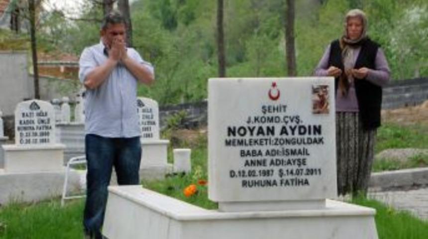 Şehit annesi: Olaya sebebiyet verenler cezalarını &ccedil;ekmeli