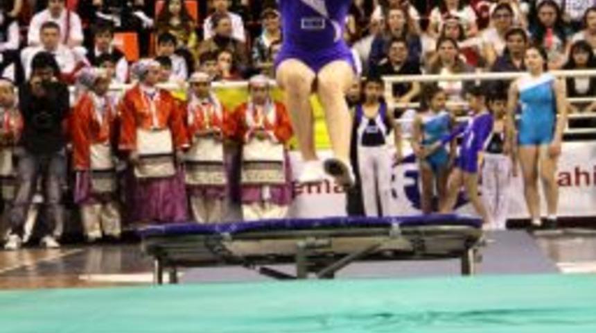 Samsunlu &ccedil;ocuklar '&Ccedil;ocuk Şenliği'nde g&ouml;n&uuml;llerince eğlendi