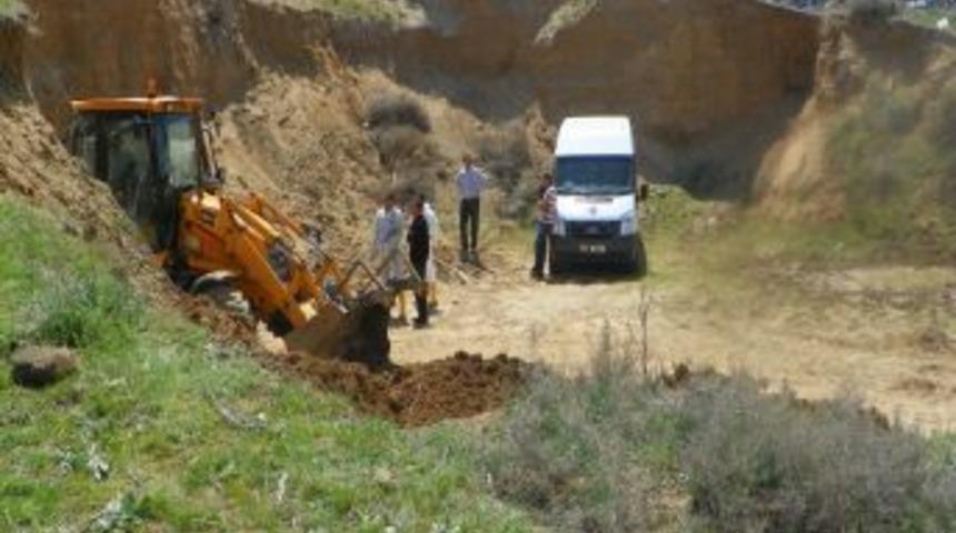 Eski askeri b&ouml;lgede toprak altından insan kemiği &ccedil;ıktı