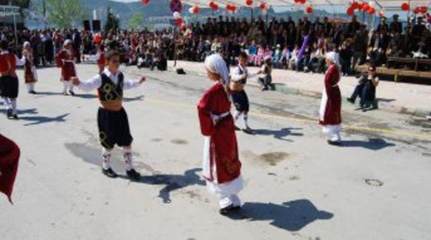 Gemlik&rsquo;te 23 Nisan coşkuyla kutlandı