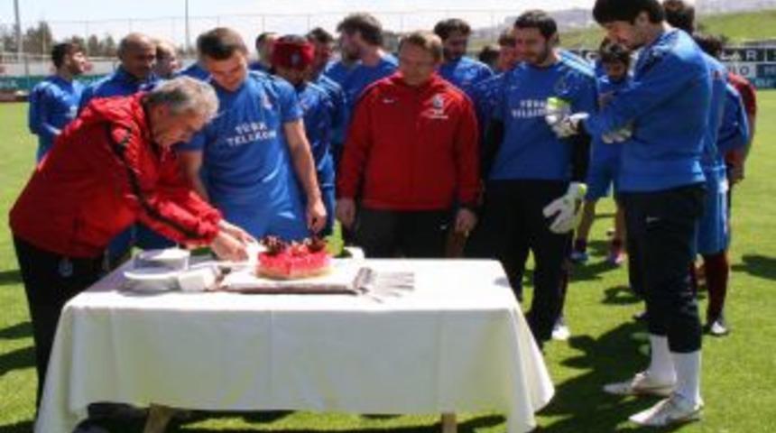 Trabzonspor, Galatasaray ma&ccedil;ı hazırlıklarına başladı