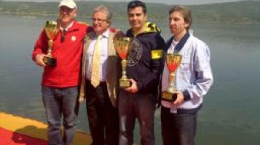 Egemenlik Kupası Fenerbah&ccedil;eli K&uuml;rek&ccedil;ilerin