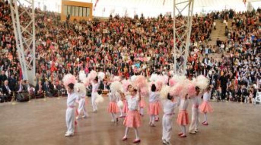 Mamak'ta 23 Nisan coşkuyla kutlandı