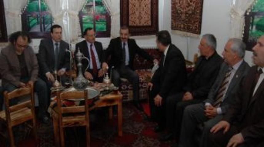 Vali Saran'dan Tanıtım G&uuml;nleri'ne Tam Not