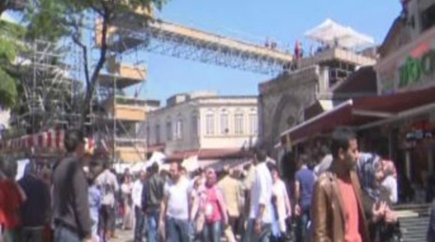 James Bond, Kapalı Çarşı’nın çatısında şov yaptı