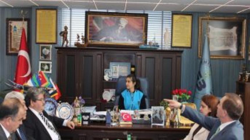 Edremit'te 23 Nisan &ccedil;eşitli etkinliklerle kutlandı