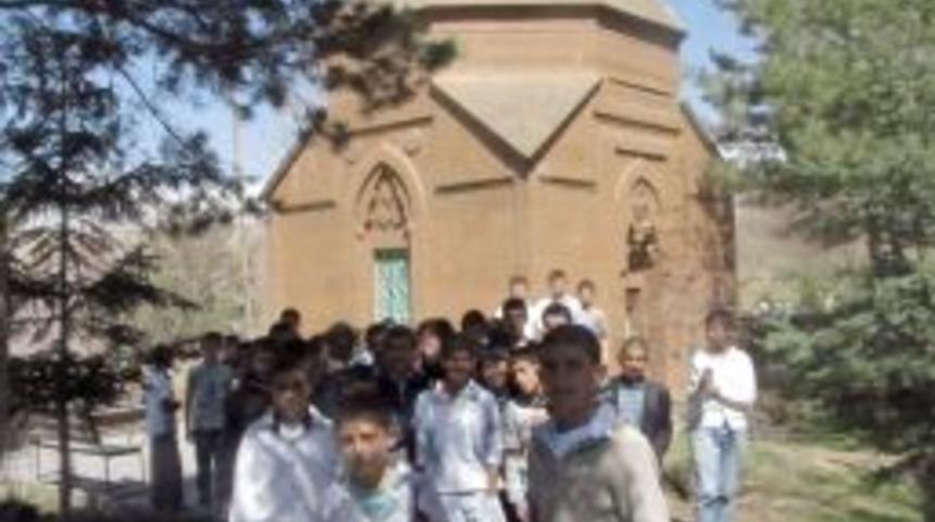 AC&Ouml;DER'den &ouml;ğrencilere k&uuml;lt&uuml;r gezisi