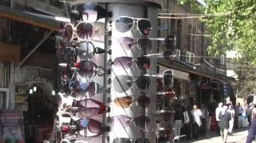 Ucuz g&ouml;zl&uuml;kler k&ouml;r etmesin!