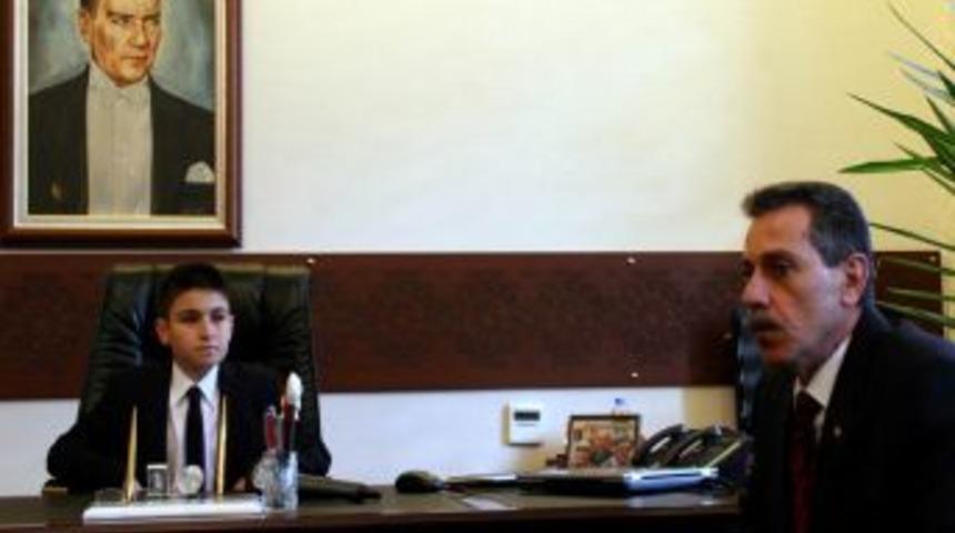 Minik Validen Polislere Porsuk &Ccedil;ayı Fır&ccedil;ası