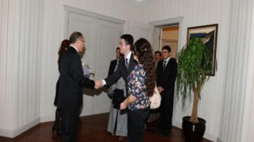 Pe Dr Dergisi Ekibi Bakan Din&ccedil;er İle Bir Araya Geldi