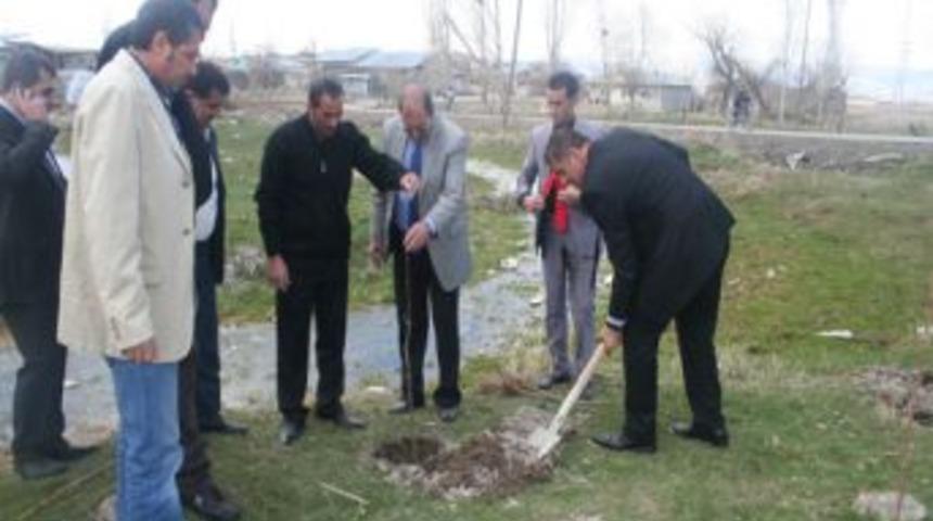 MHP'liler Alparslan T&uuml;rkeş Koruluğu'na 100 fidan dikti