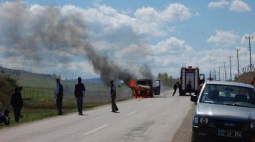 Minib&uuml;s Alev Alev Yandı