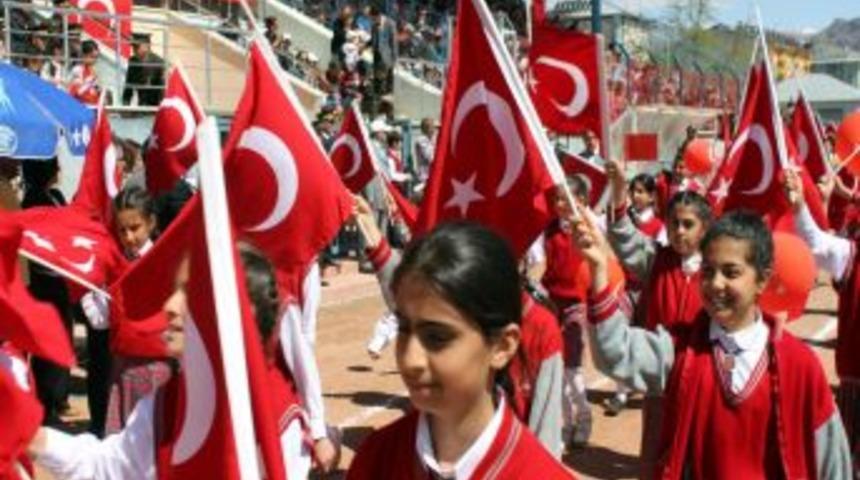 Tunceli'de, 23 Nisan Ulusal Egemenlik Ve &Ccedil;ocuk Bayramı Coşkuyla Kutlandı