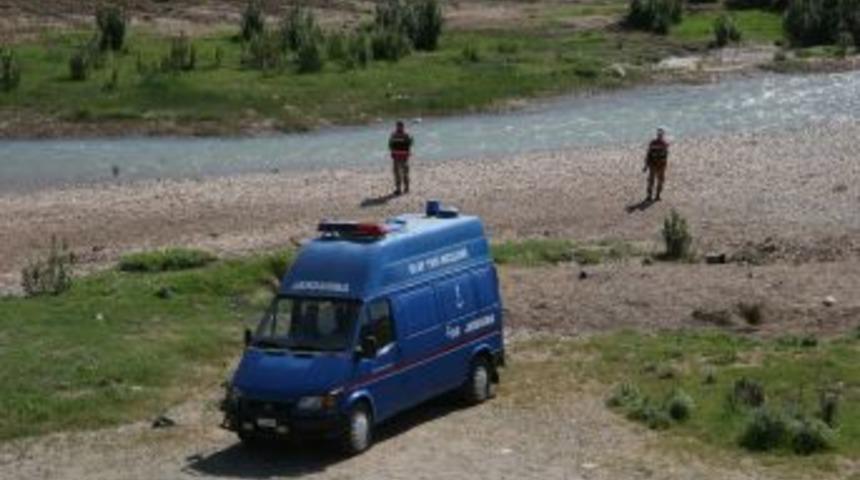 Kilis'te Toprağa G&ouml;m&uuml;l&uuml; 3 Kişinin Cesedinin &Ccedil;ıkarılması