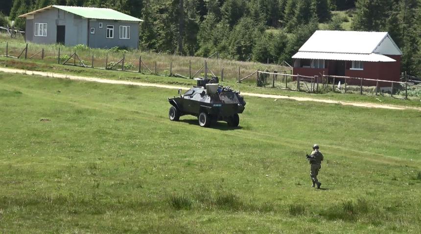 ATAK, Kobra ve Sikorsky ile Karadeniz ormanlarında ter&ouml;rist avı (2)