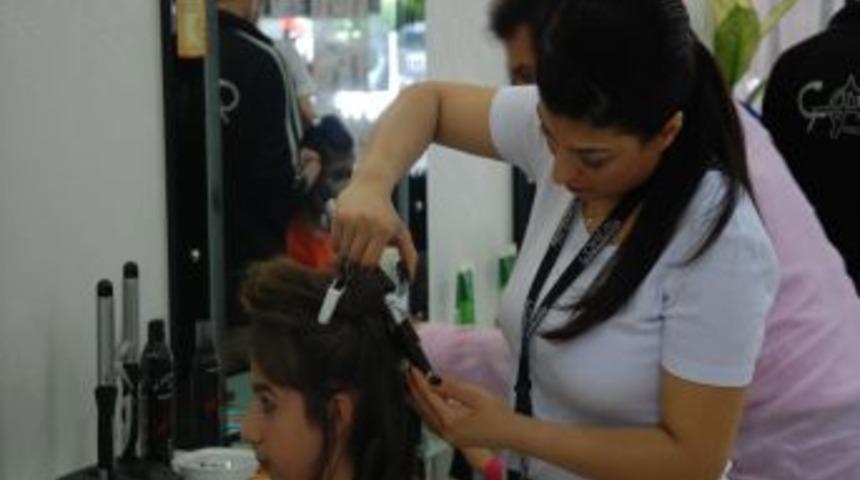 &Ccedil;ocuklara 23 Nisan'a &Ouml;zel Sa&ccedil; Bakımı