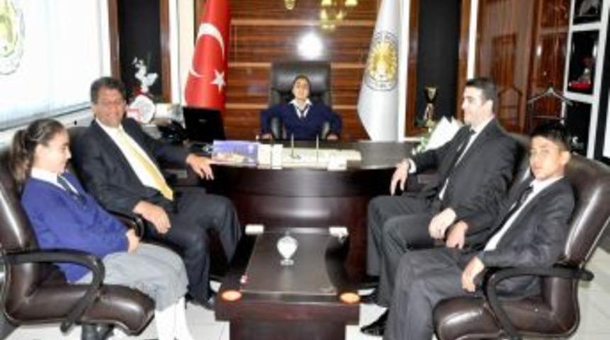 Ak&ccedil;akale'de Temsili Başkan Emir Yağdırdı