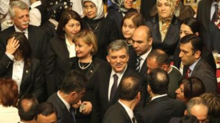 Cumhurbaşkanı G&uuml;l: Eşli resepsiyon normal olanıdır