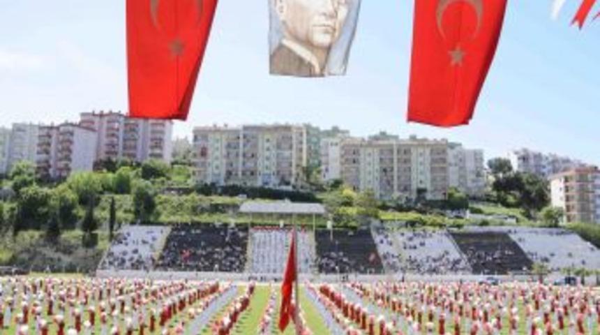 Kuşadası'nda 23 Nisan Kutlamaları