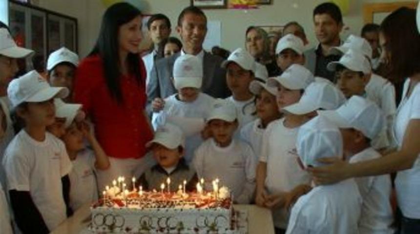 G&ouml;rmeyenler Derneğinden 23 Nisan Kutlaması