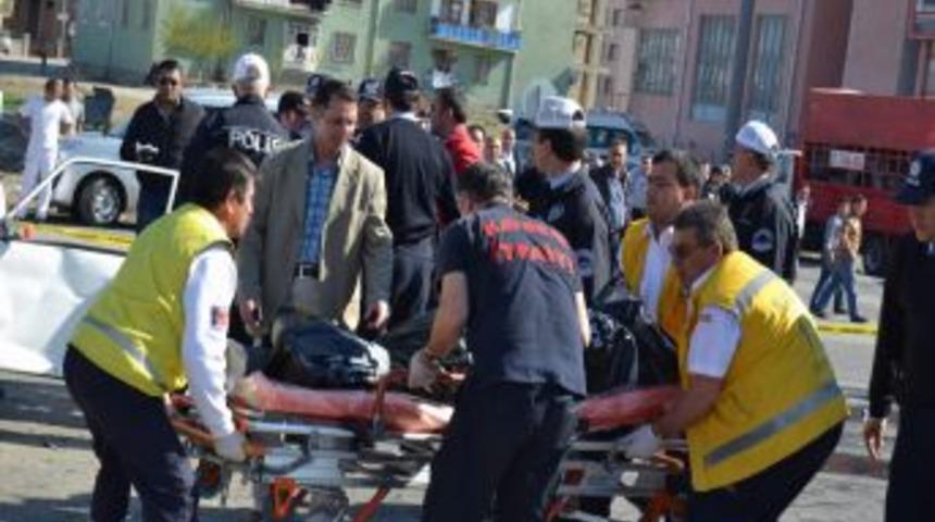 Kayseri'de Trafik Kazası: 1 &Ouml;l&uuml;, 3 Yaralı