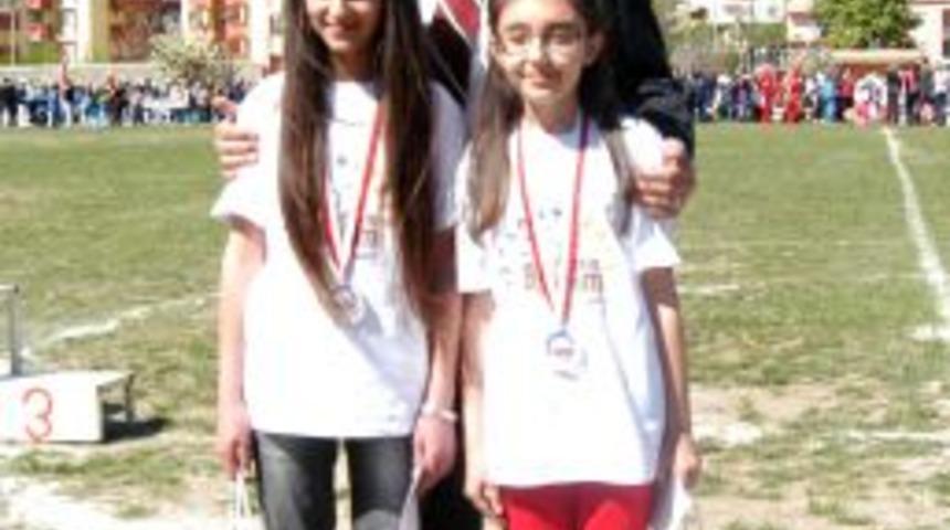 Kaymakam Kadiroğlu: "&ouml;ğretmen Yanlış Yaptı, Baş&ouml;rt&uuml;l&uuml; Gelmemesi Lazımdı"