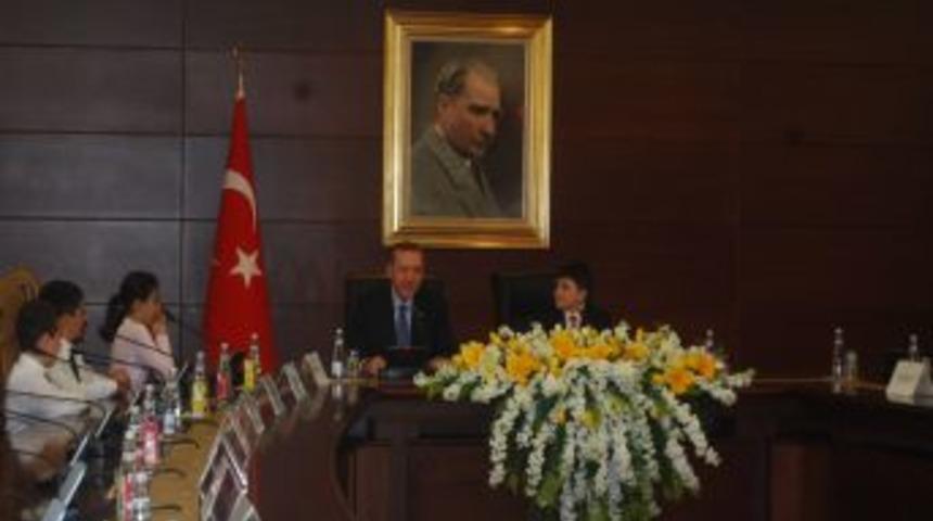 Başbakan Erdoğan, Koltuğu Devretti