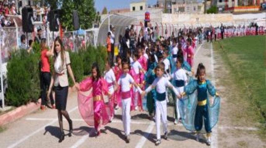 Nizip İl&ccedil;esinde 23 Nisan Coşkusu