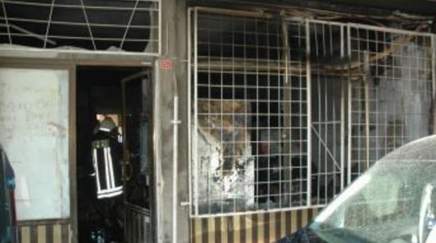 Beyaz Eşya Deposunda &Ccedil;ıkan Yangın Korkuttu