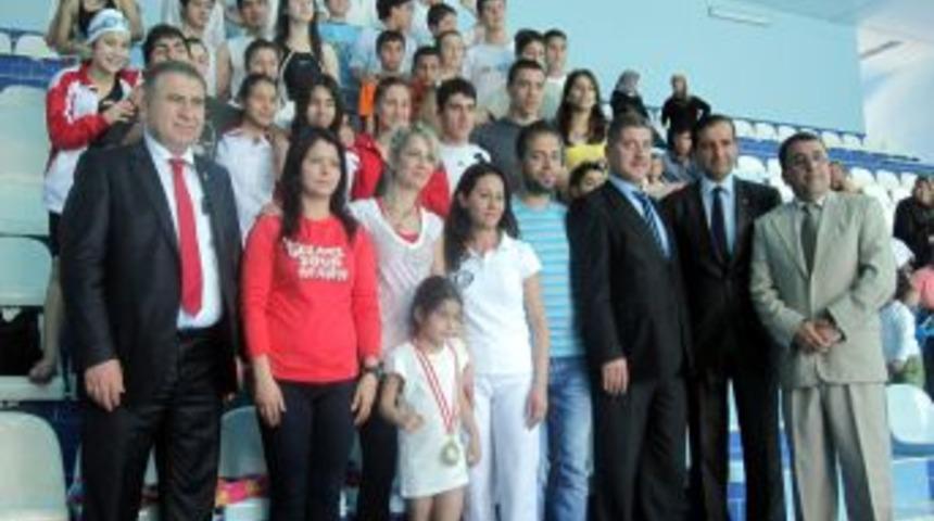 Adıyaman'da Y&uuml;zme Yarışları Yapıldı